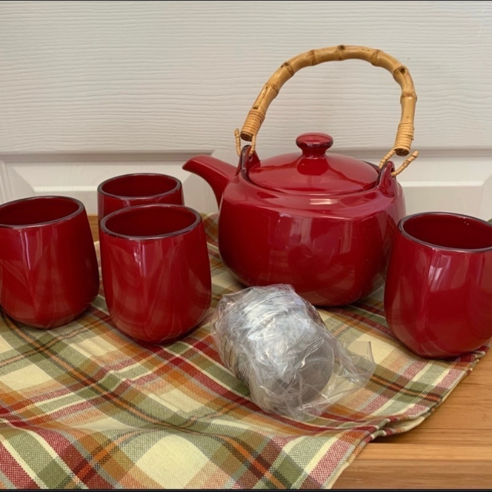 New listings! 🏡 Home - Picture 3 of 9